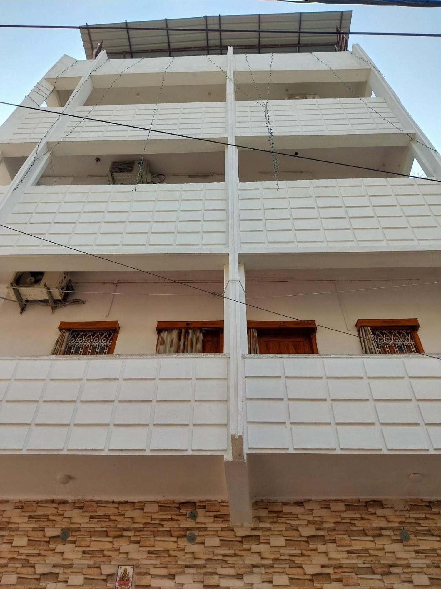 Hotel Mamata Rājgīr Exteriör bild